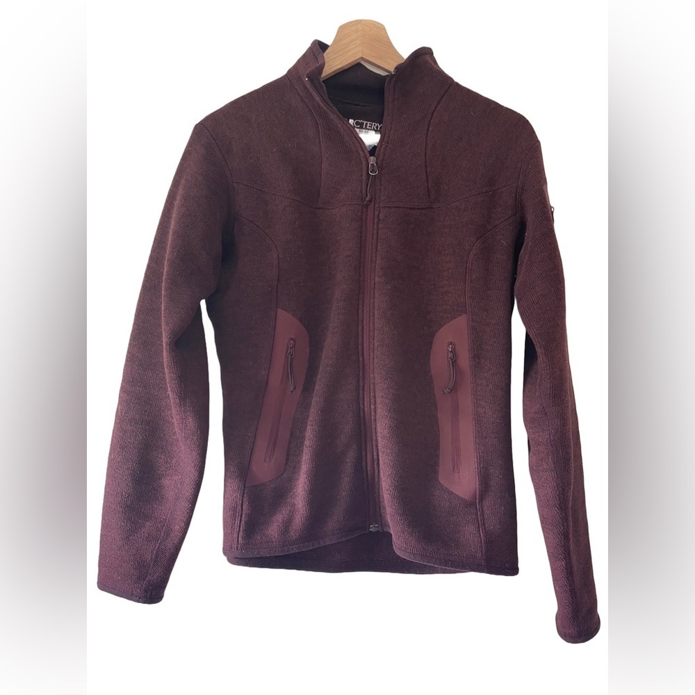 Arcteryx Sweater Fleece Women’s Medium Jacket Excellent Condition Maroon Color